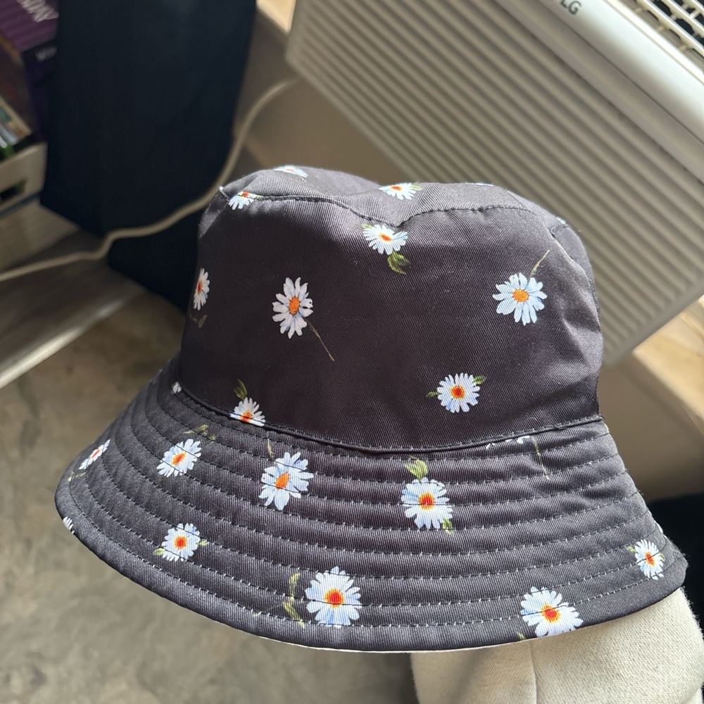 Daisy Black and White Floral Bucket Hat